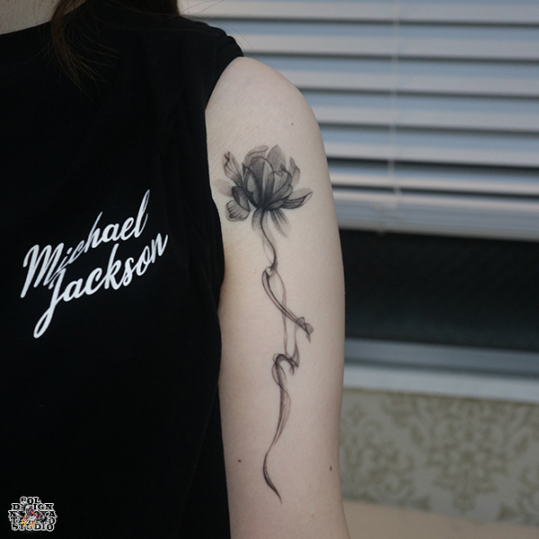 名古屋　タトゥースタジオ　女性